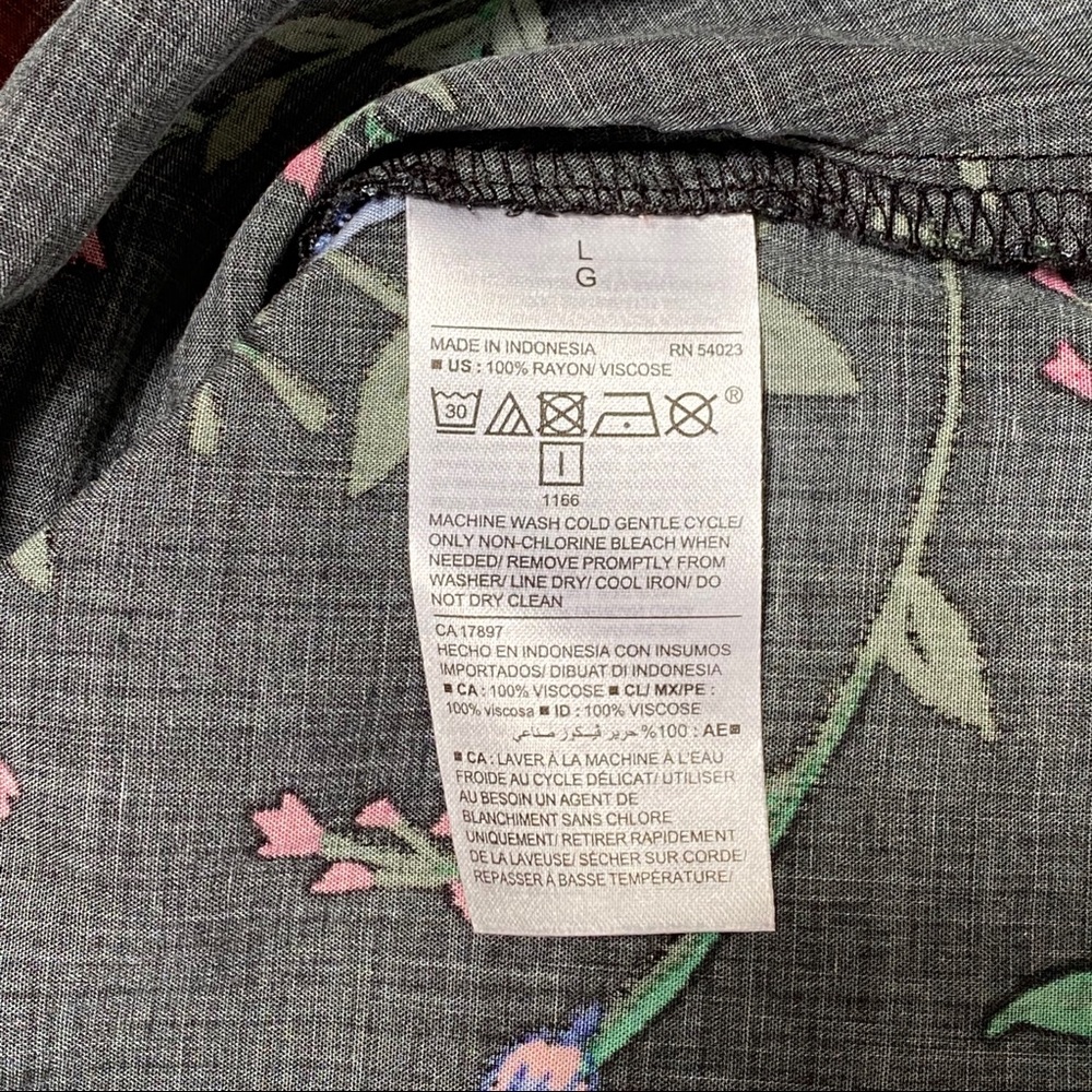 Old Navy Black Floral Shift Dress - Picture 5 of 9